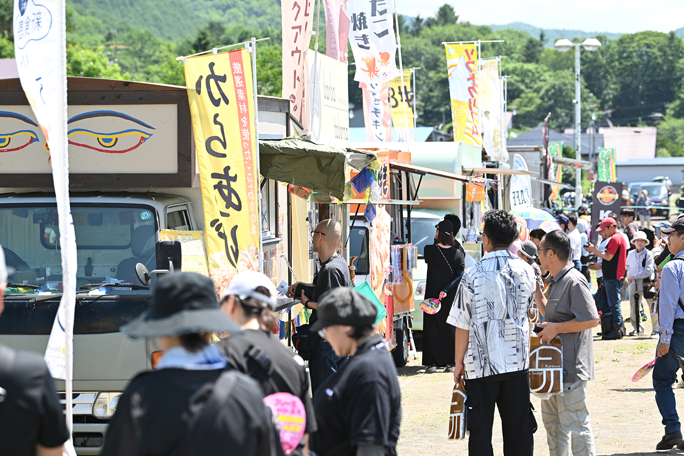 メニュー盛り沢山 キッチンカーグルメ