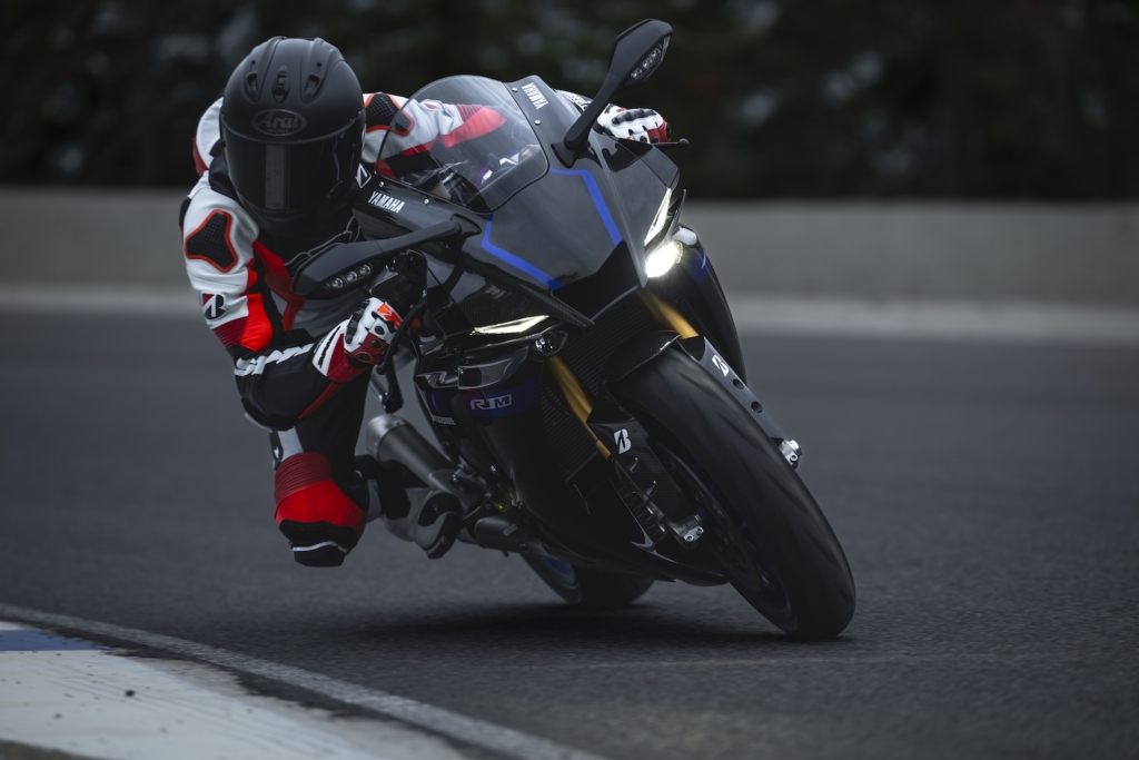 BRIDGESTONE BATTLAX HYPERSPORT S23｜２りんかん