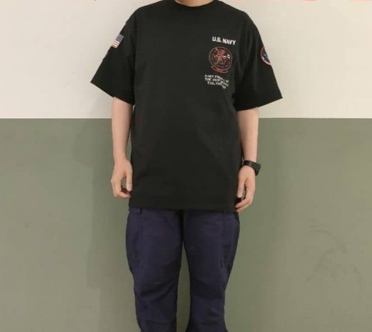 AVIREX Tシャツ｜２りんかん